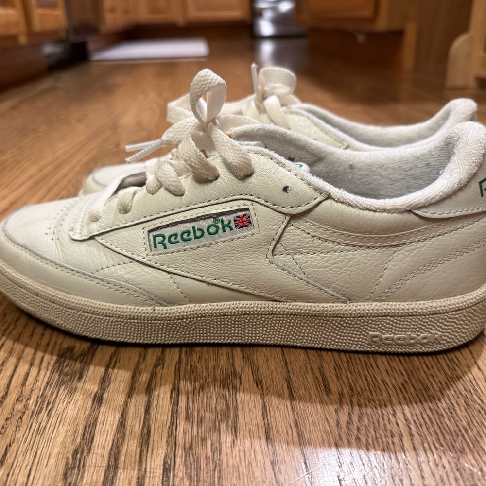 Reebok White Cream Sneakers Classic Tennis Style